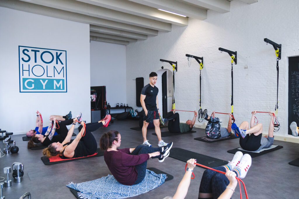 Bedrijfsfitness trainingsles bij Stokholm Gym