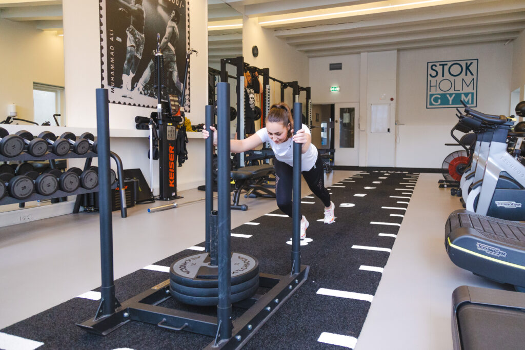 training oefening duwen van gewichten